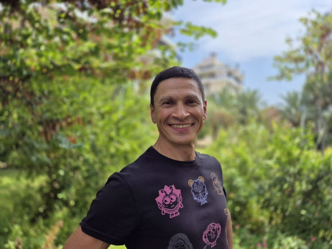 Арт-директор ГК «Рики», художник-постановщик и соавтор идеи сериала «Смешарики» Салават Шайхинуров