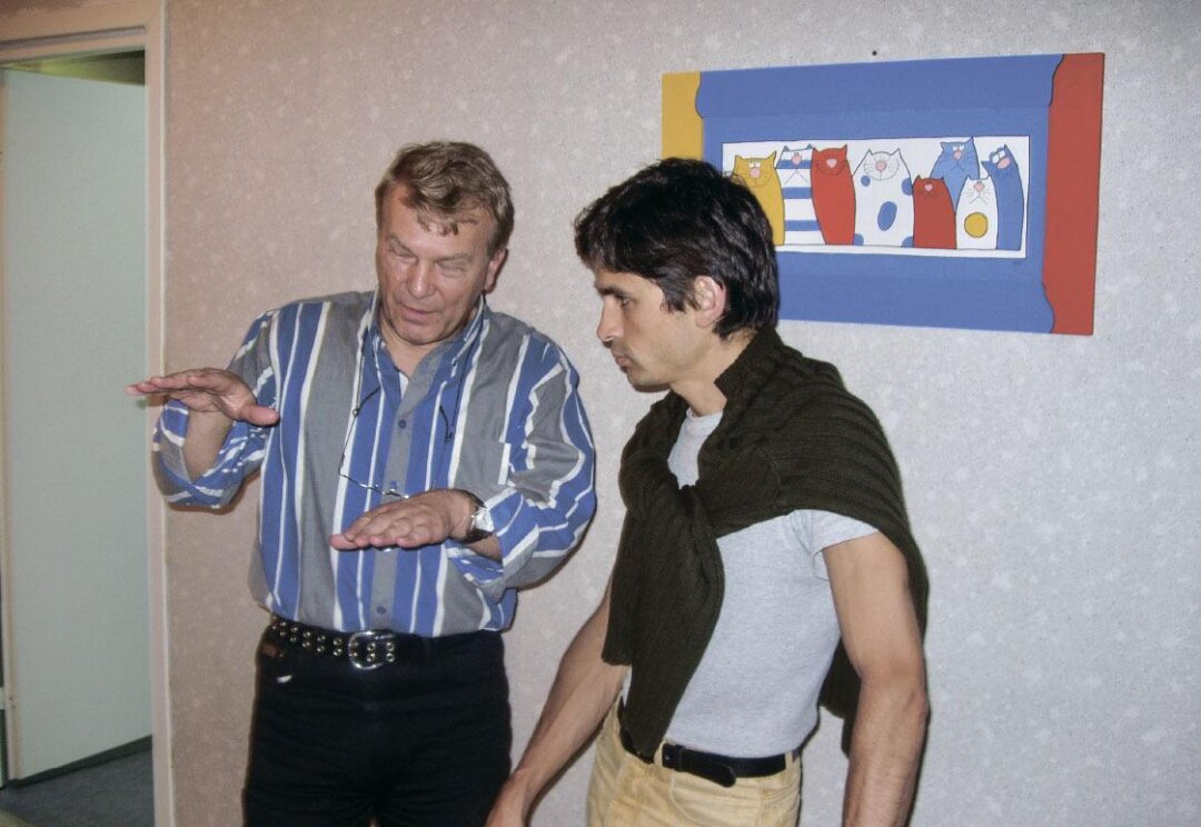 Анатолий Прохоров объясняет Салавату, какими он видит героев проекта