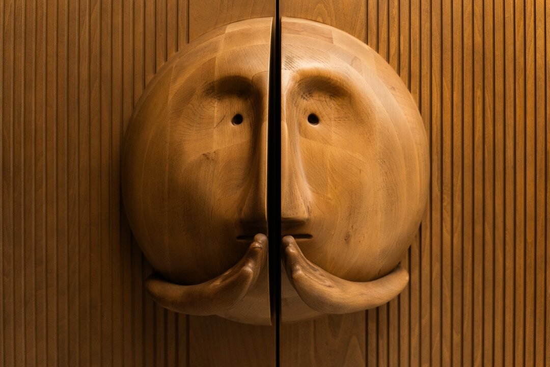 Сказочные двери в театре