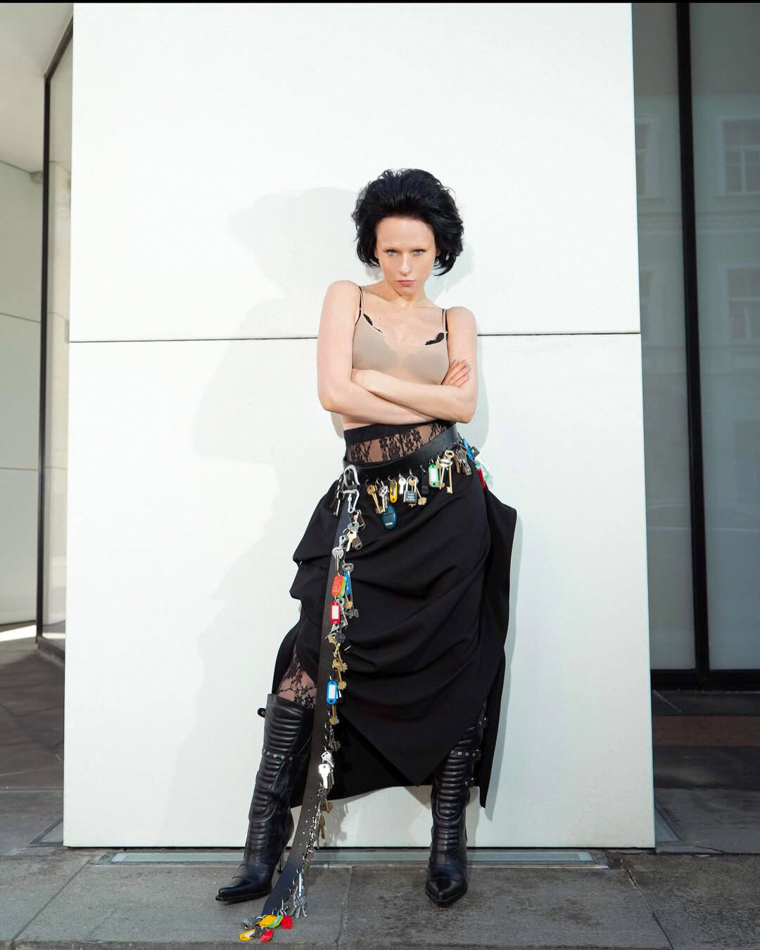 Первая фэшн-работа Кати с Вовой и Кириллом (с кастомным ремнем из ключей!). Фото: Вадим Балабанов