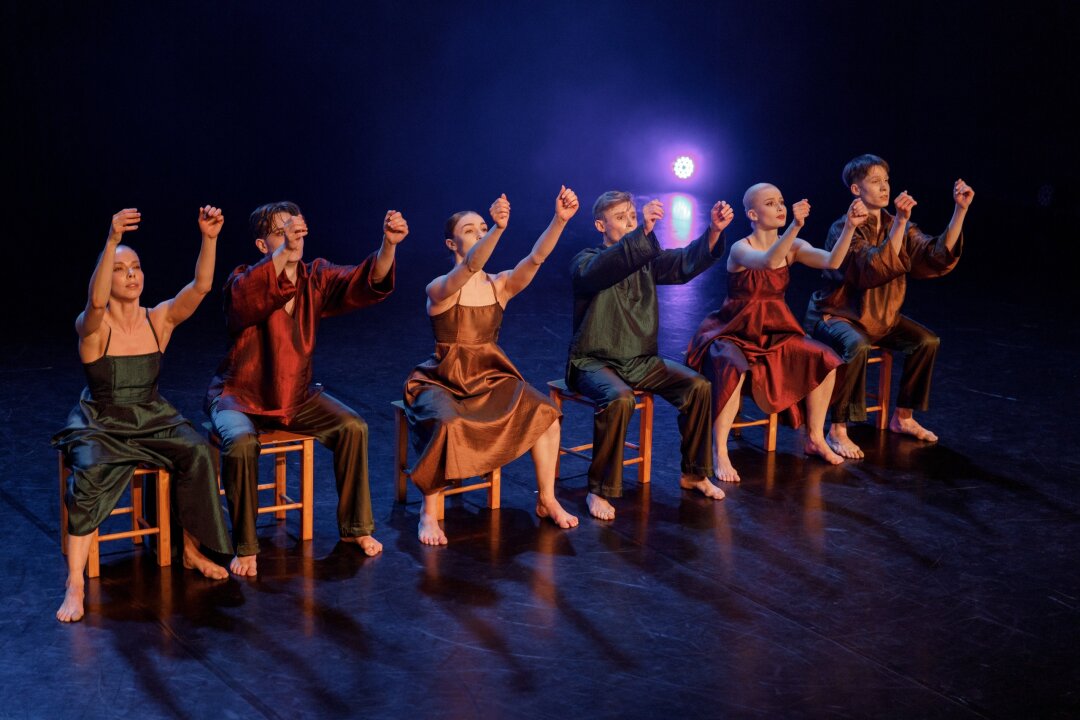 «Восемь русских песен» в исполнении театра «Балет Евгения Панфилова»