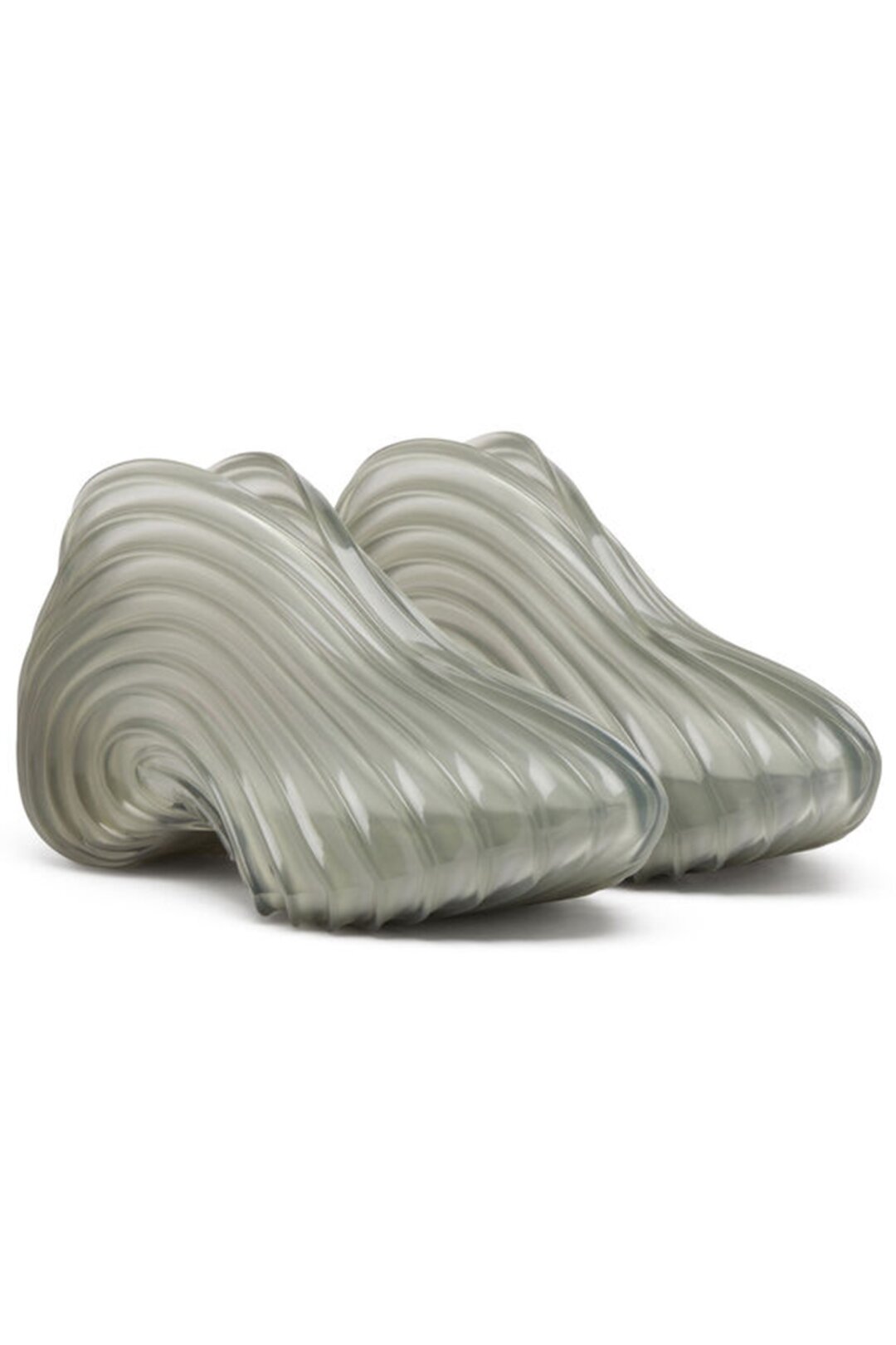 Кроссовки-желе Diesel x Melissa «"Кибермармеладная" обувь Diesel x Melissa поможет смягчить переход между летом и осенью», — Антон Гулевский, pr