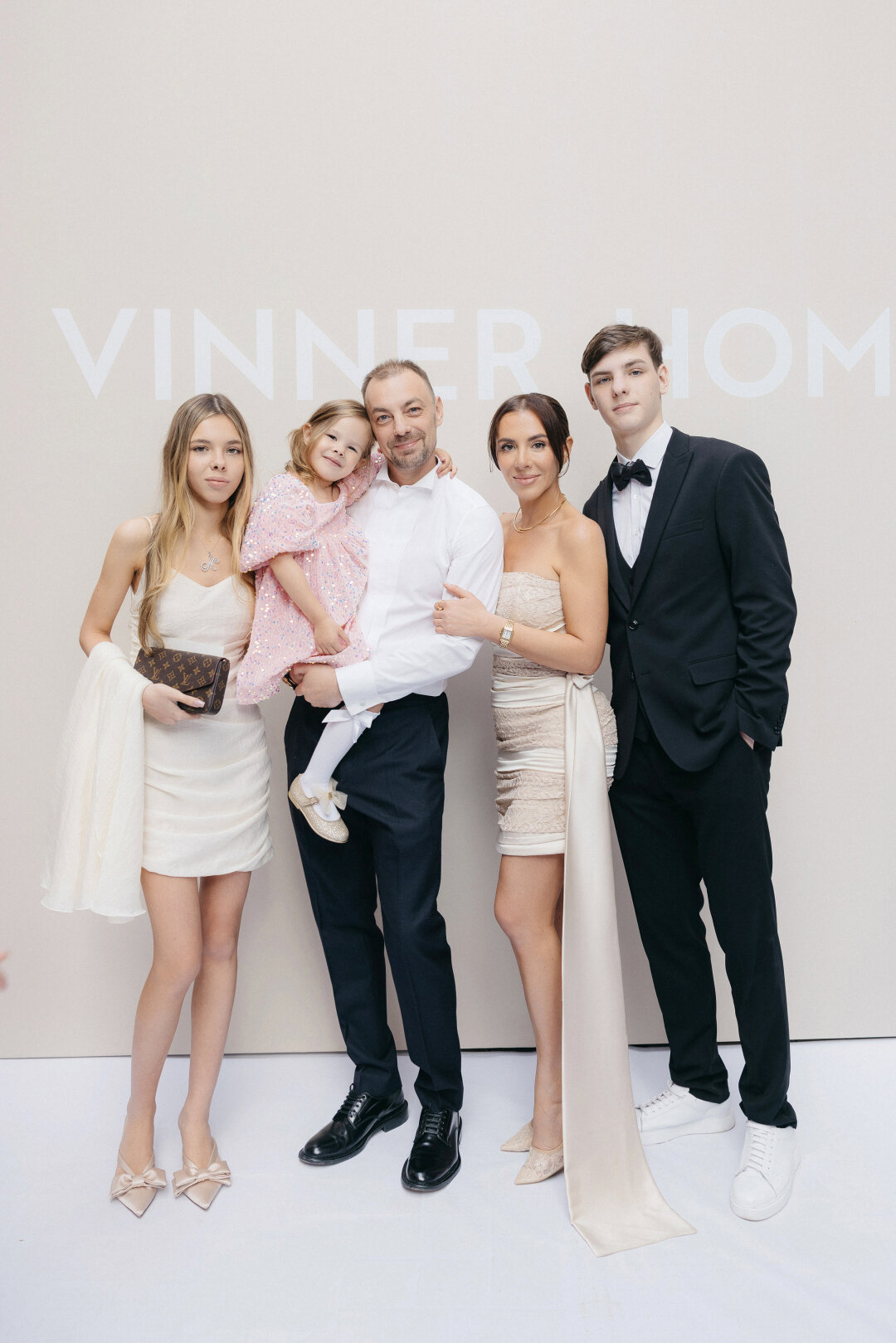 Мария, Теона, Антон, Юлия и Тимофей Виннер