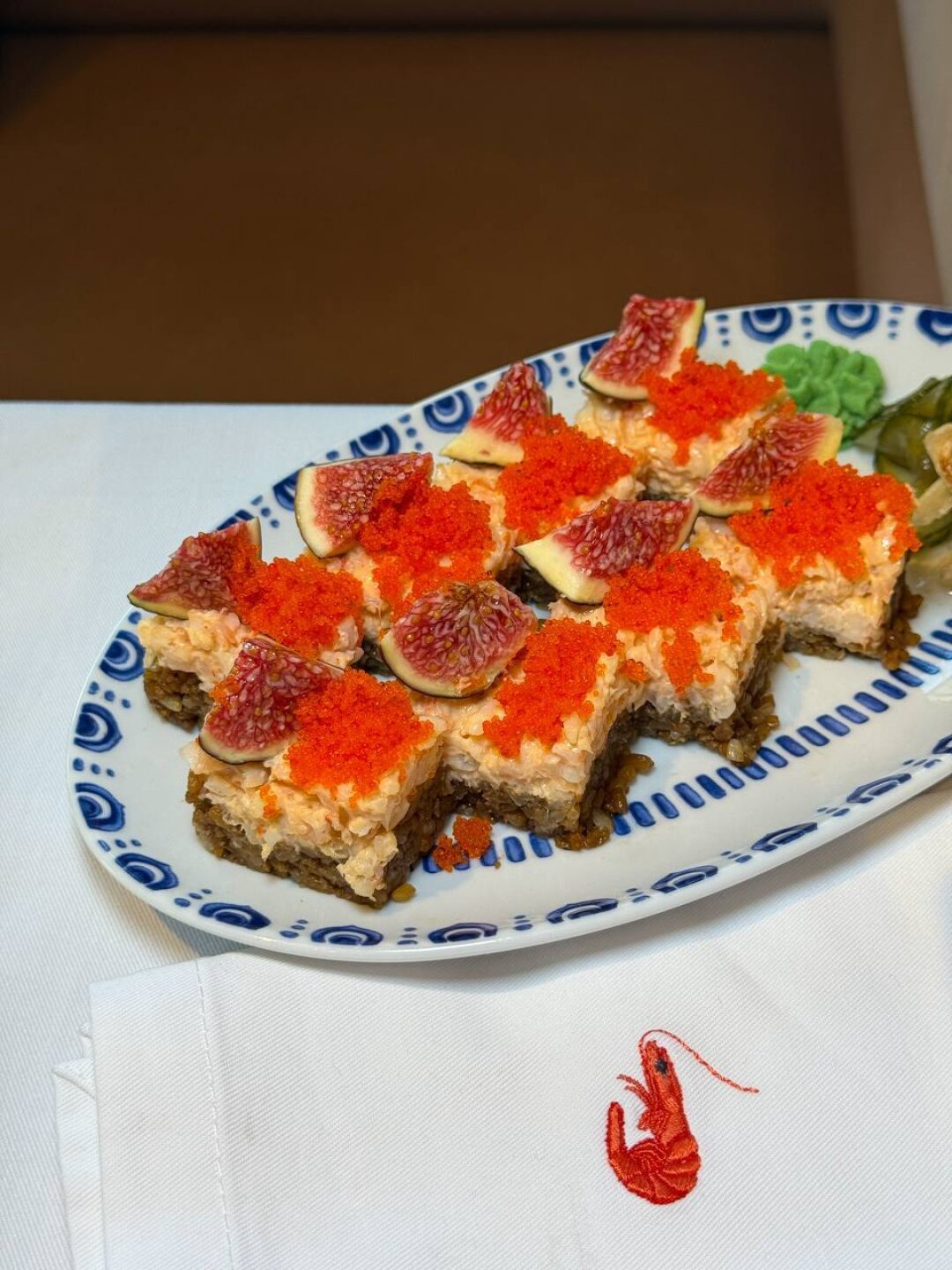 Осидзуси с креветкой и инжиром в MEDUZA