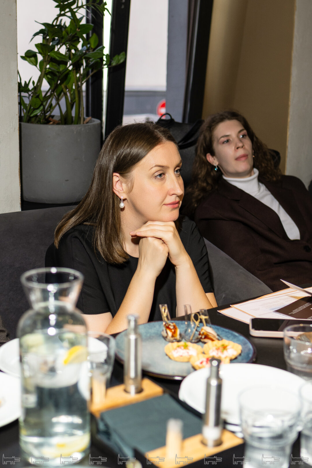 Мен әнші Максимді ұрдым.