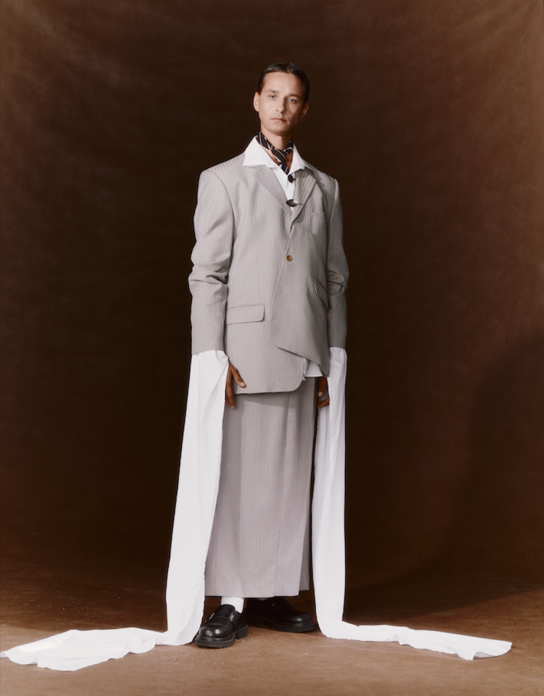 Костюм с юбкой («НечегоНадеть»), лоферы ZARA