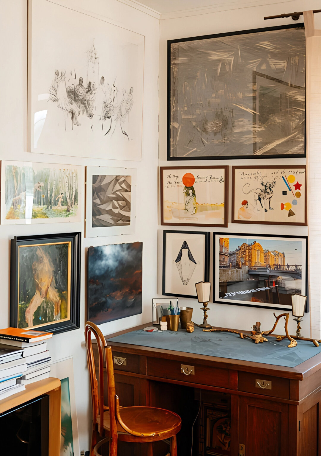 В кабинете Егорова разместились Леонид Цхэ, Андрей Архипов, Ольга Тобрелутс, самуилл маршак, Даниил Архипенко, Николай Наседкин, Павел Пепперштейн