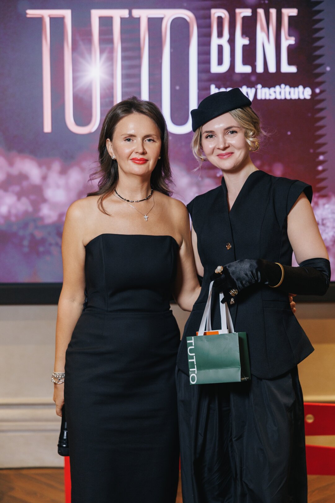 Людмила Жукова, Юлия Антипина