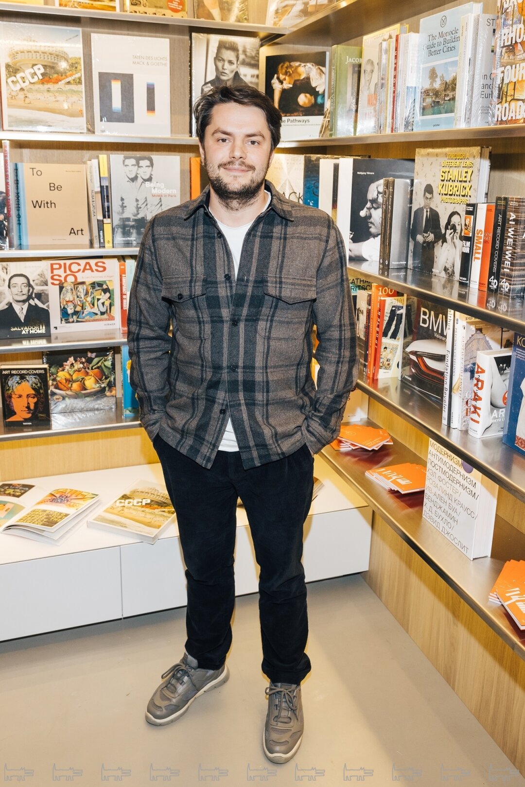 Михаил Иванов