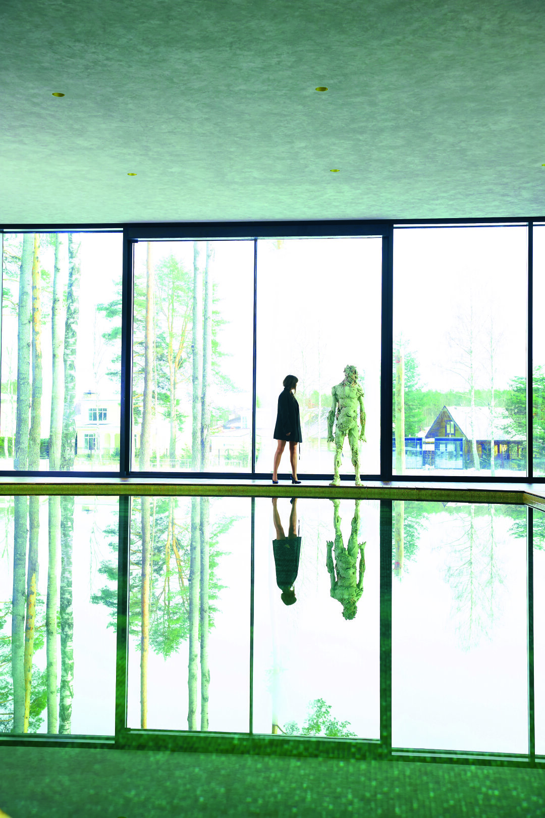 Анна Нова. Скульптура Helfer (из акрилового композита) художника Петра Дьякова появилась в личной коллекции после его персональной выставки «Заповедник» в