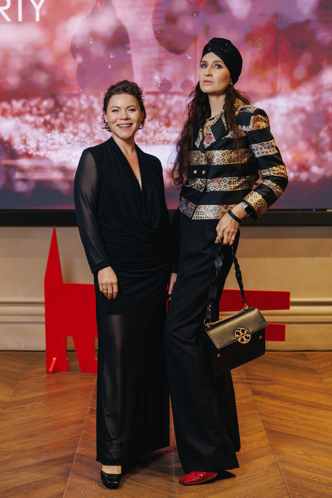 Наталья Юнкина, Яна Микова