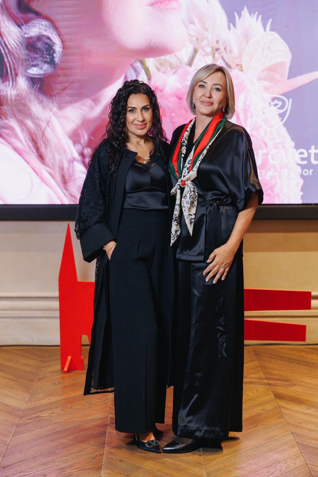 Светлана Маслова, Анна Забелина