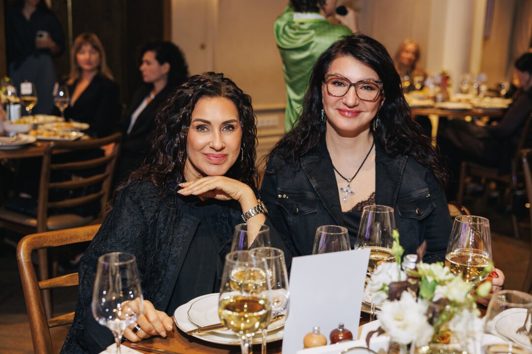 Светлана Маслова, Ольга Свешникова