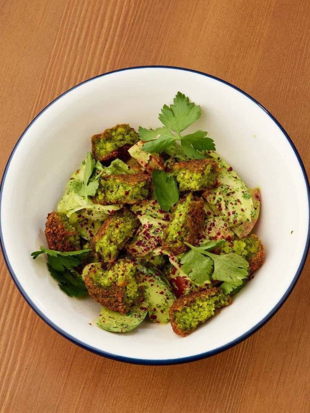 Салат с хрустящим фалафелем из KEBAB KLUB