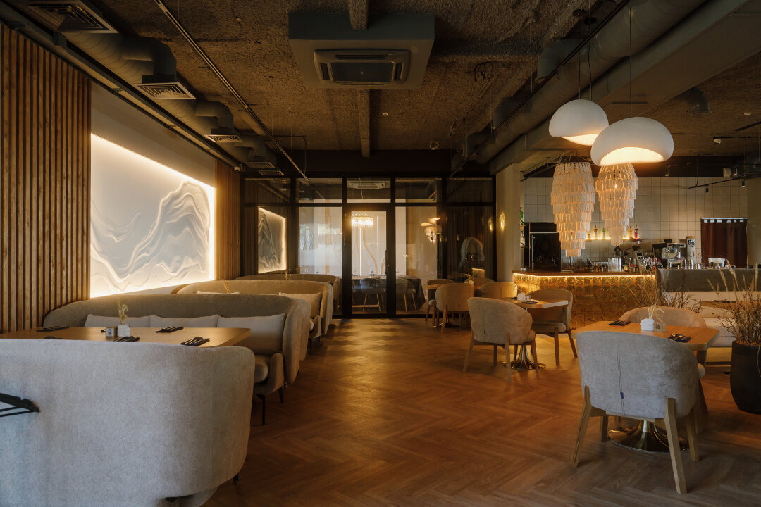 Интерьер второго этажа ресторана «Юна»