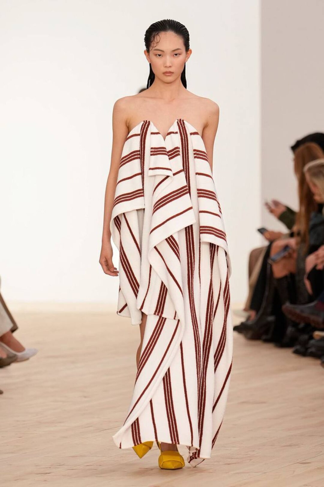 Айтем с мем-потенциалом (привет, Джонатан!) — махровое платье-полотенце