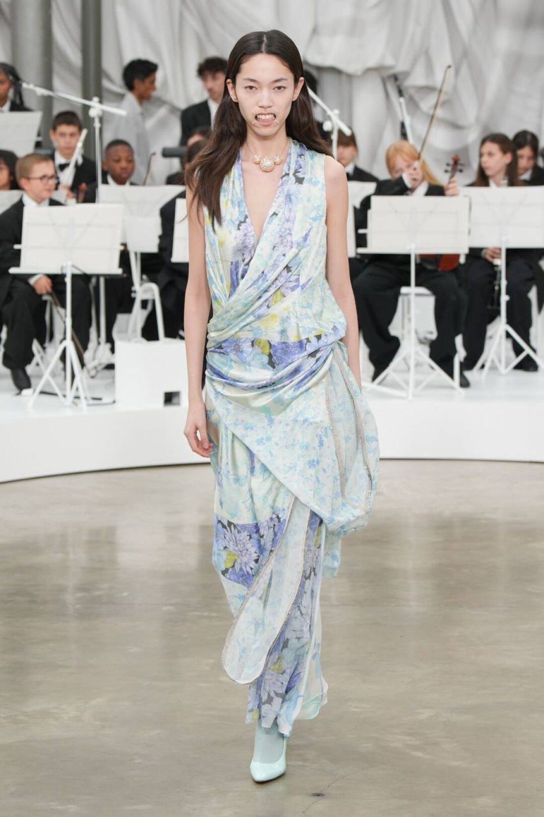 Без цветочного принта в следующем сезоне никуда (расцвел даже Maison Margiela!)