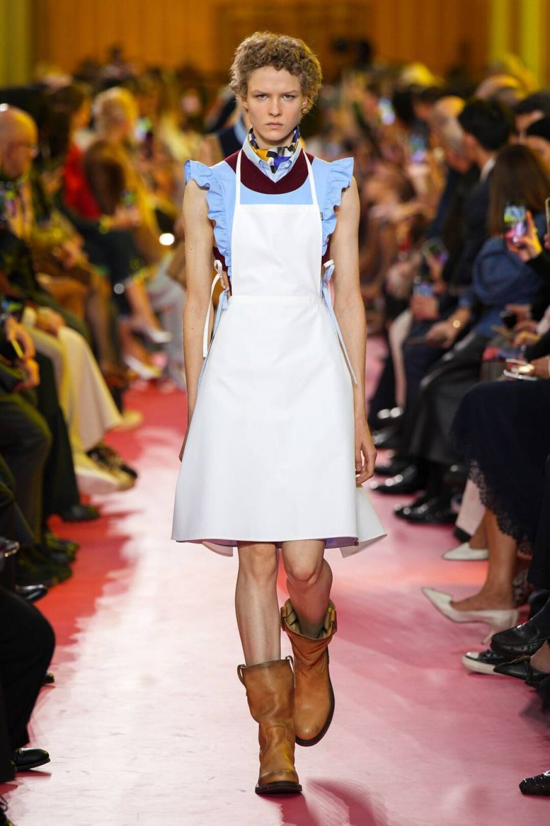 Традвайфизм — снова in (привет, Нара Смит!)