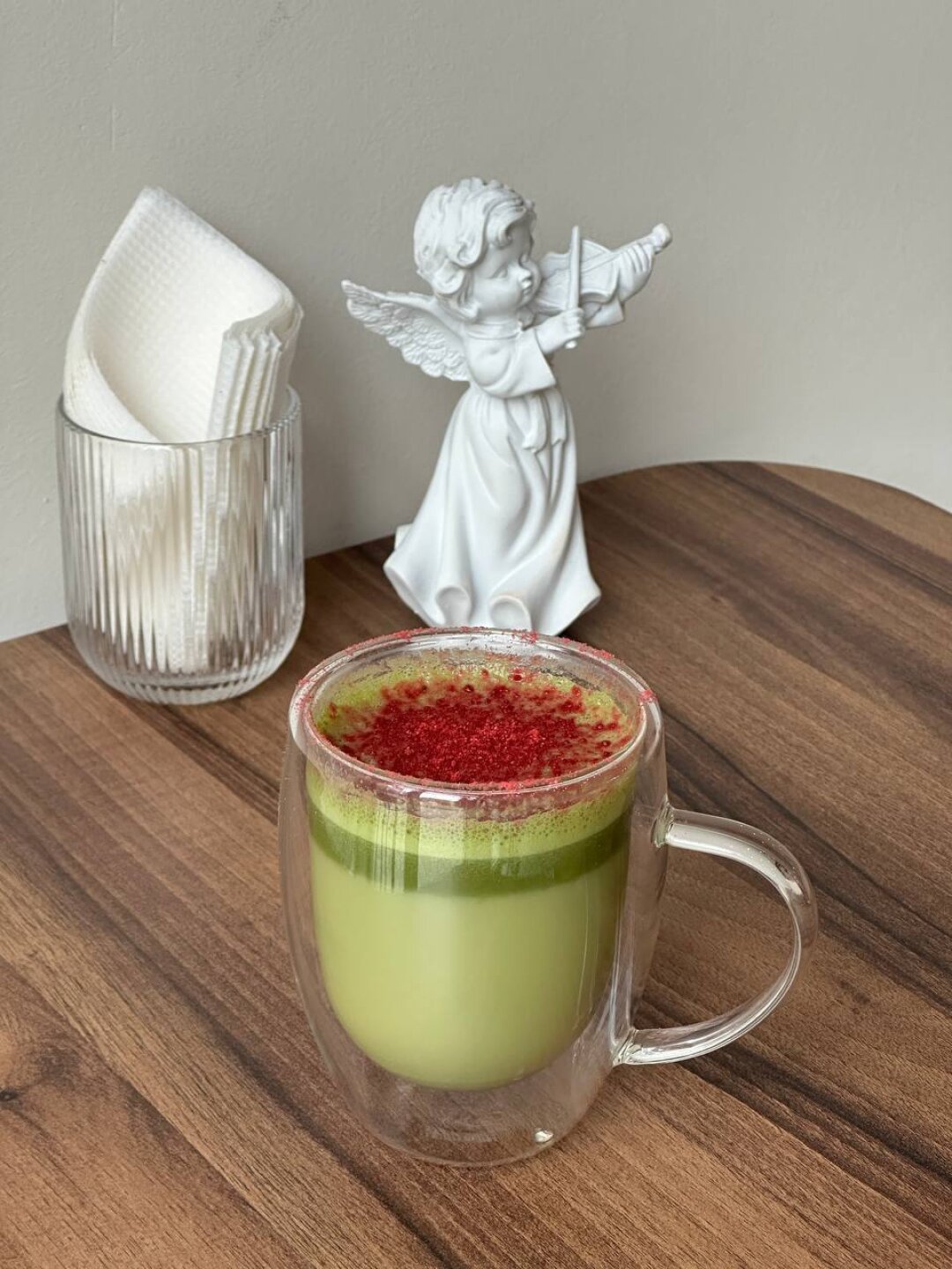 Матча фисташка-малина в «Новелле»