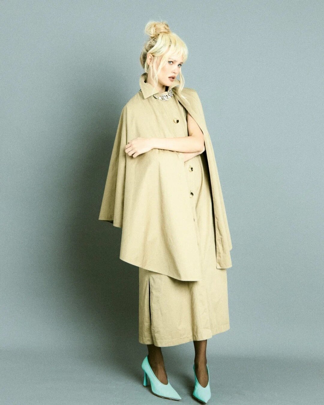 Плащ с накидкой Eré de toi