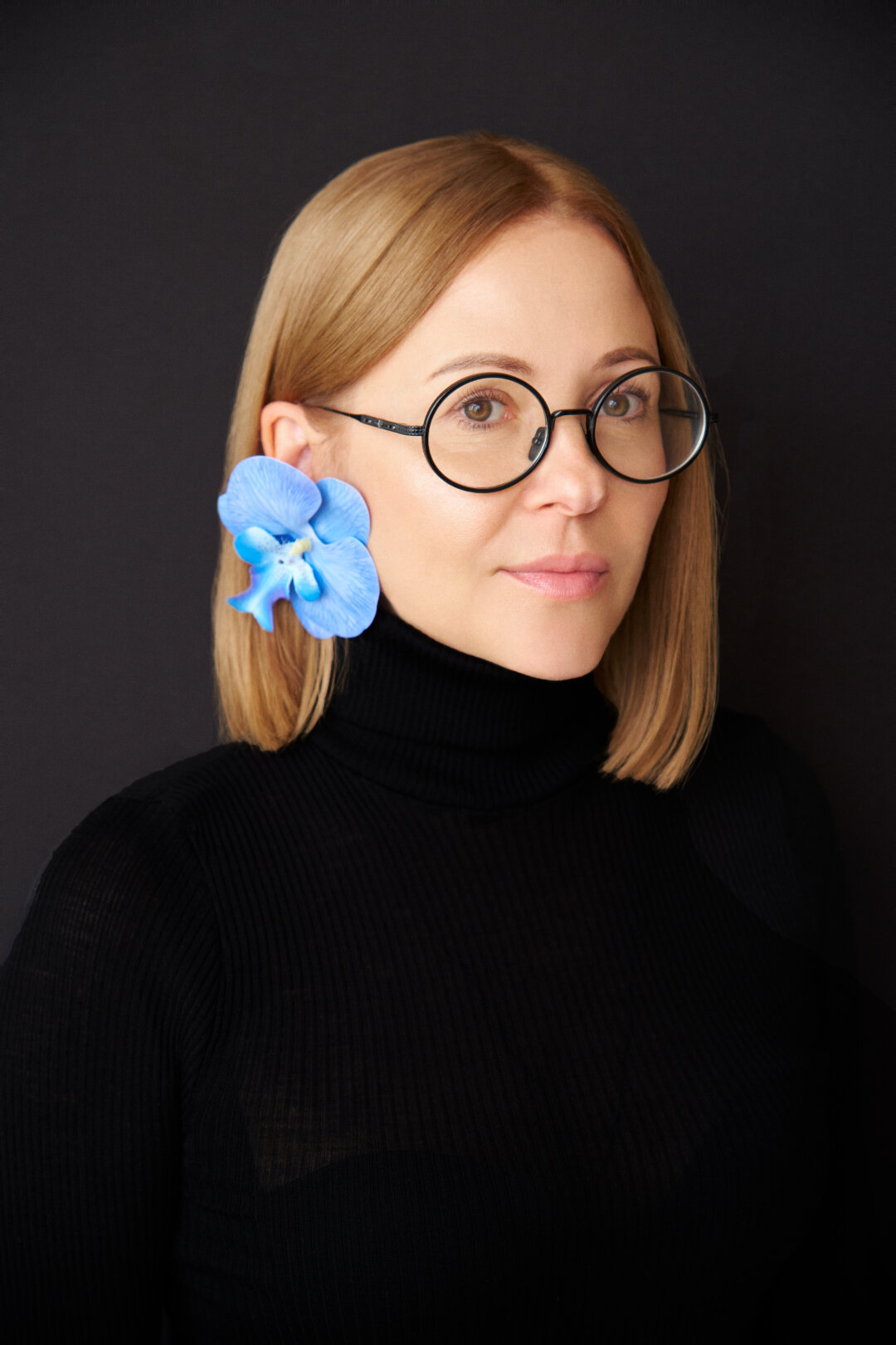 Erkaklar qollari bilan sikishadi