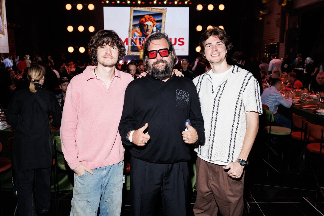 Алексей Васильчук с сыновьями Артемием и Арсением