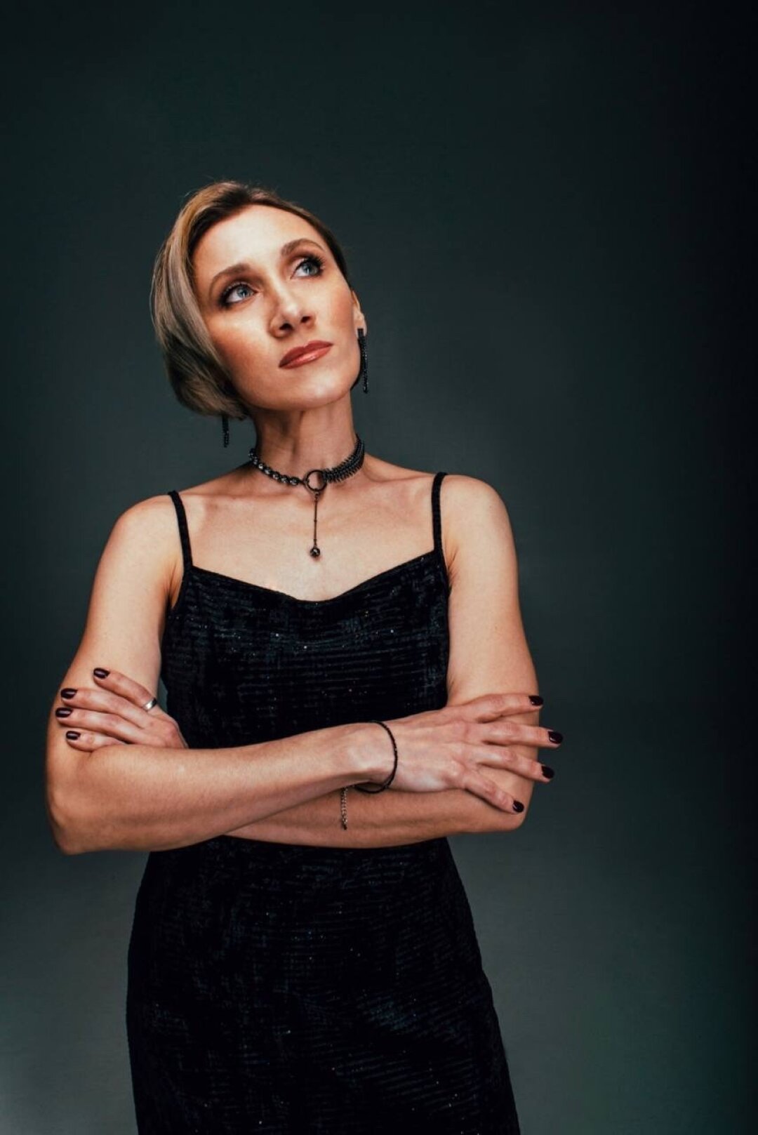 Әдемі кеудесі бар қыз жопқа синуды ұнатады