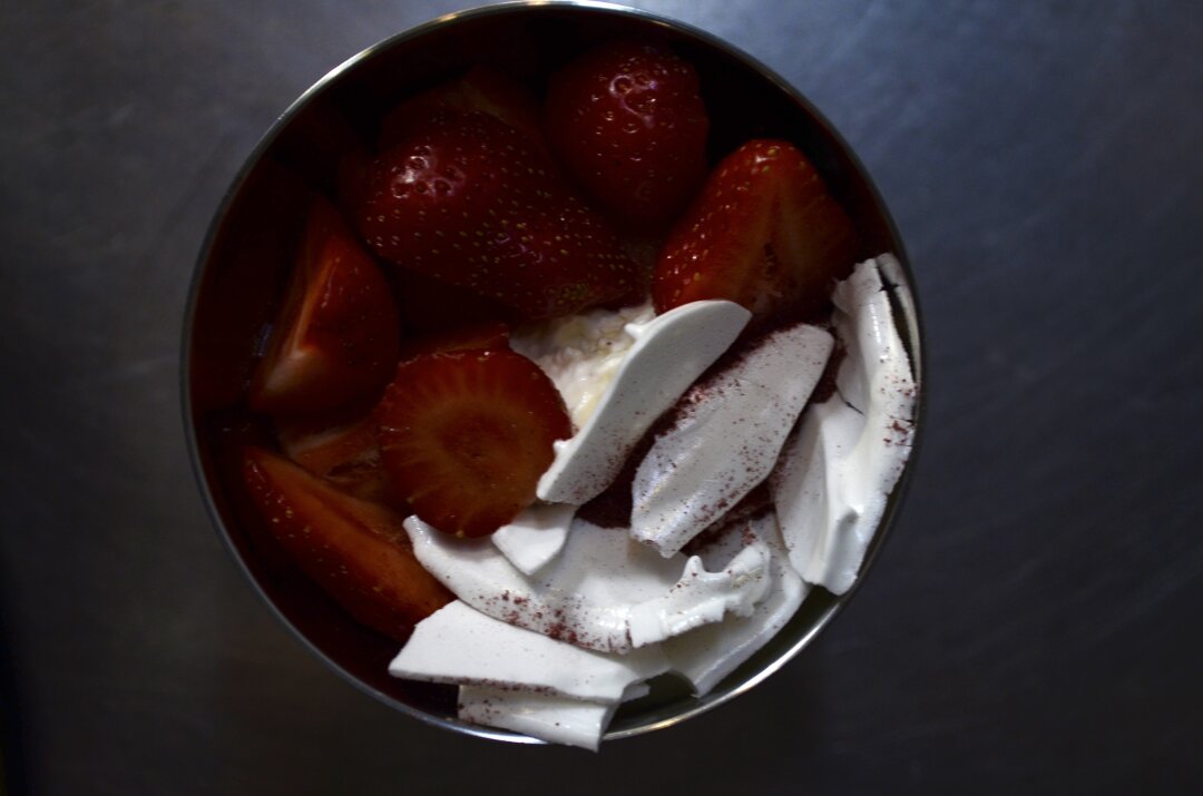 "Клубника, крем, меренга", "Агапа" (Ярославль)