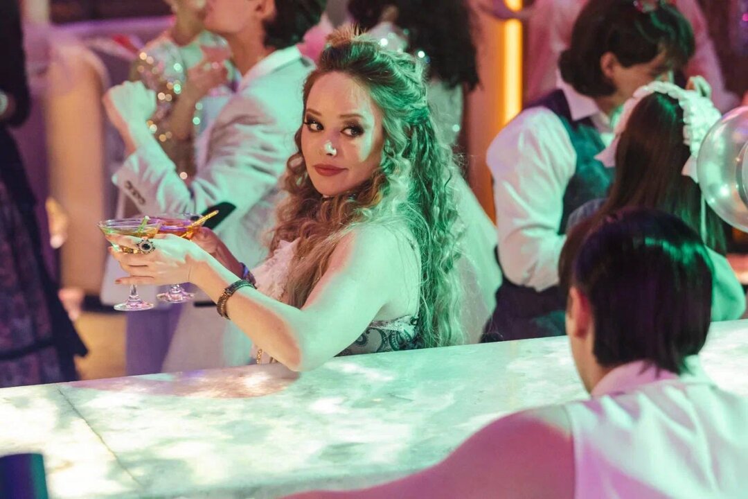 Зоя Бербер в фильме «Шальная императрица»