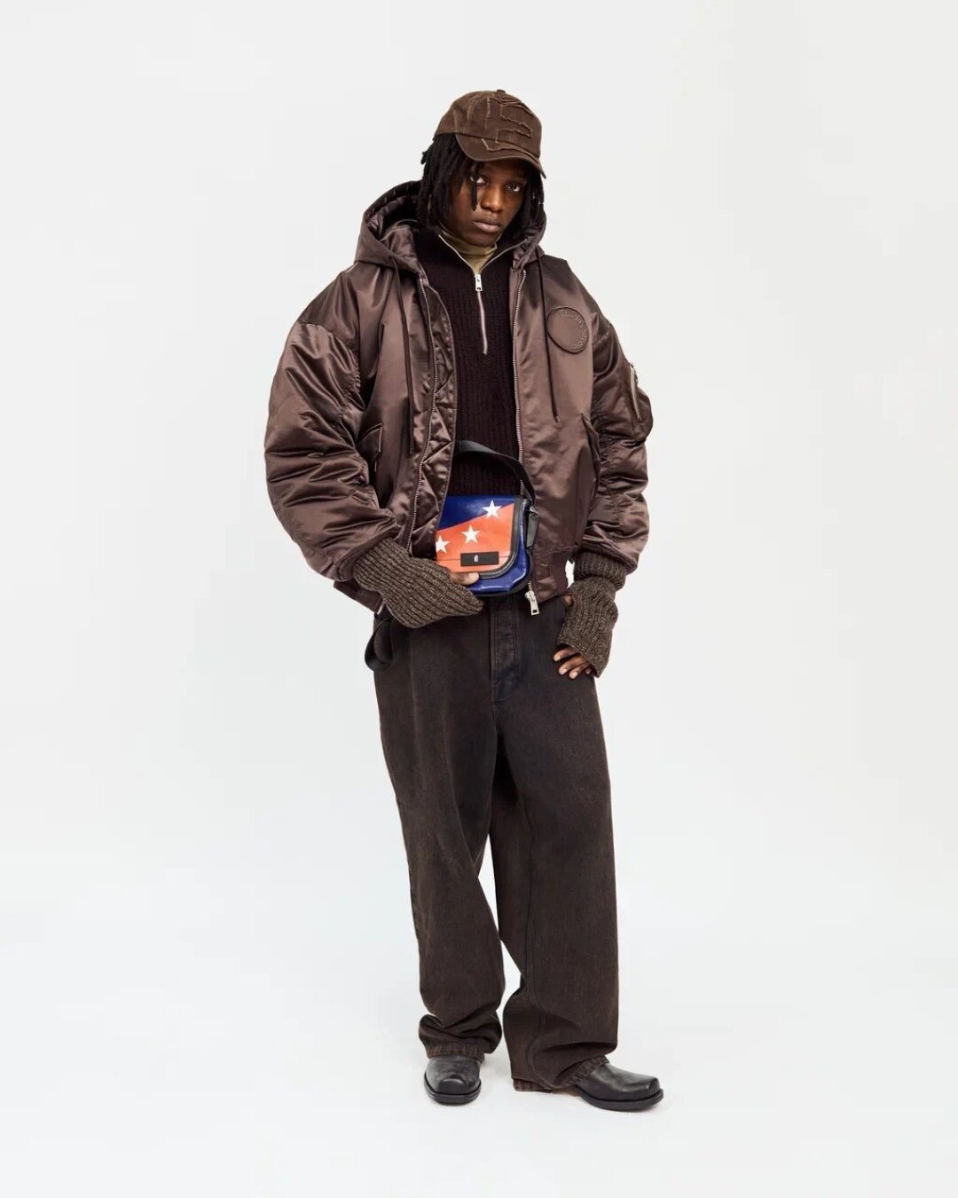 Тотал-лук Études, Au Pont Rouge