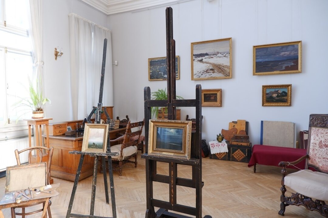 Фрагмент экспозиции музея-квартиры А. И. Куинджи