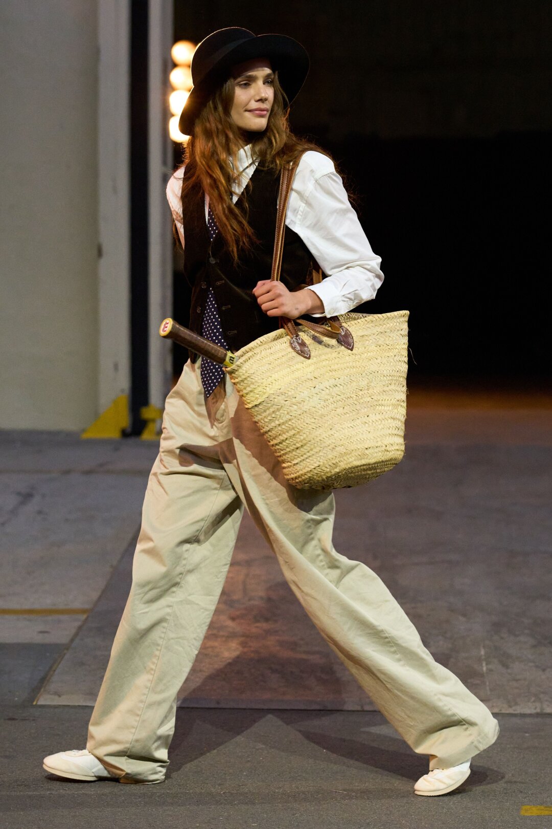 Бетси Гейган в образе Энни Холл - трибьют Дайан Китон