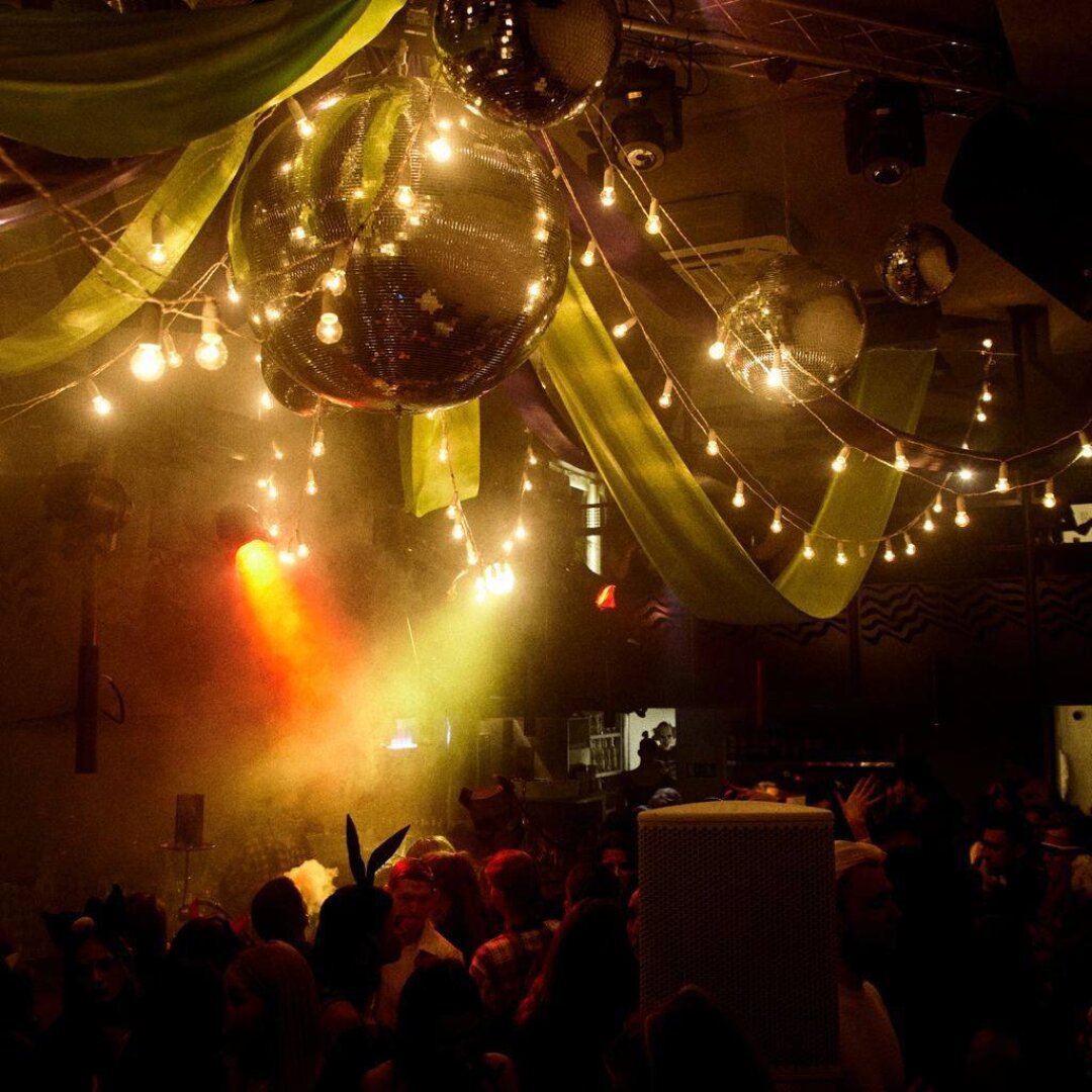 Вечеринка в клубе «Мечты»