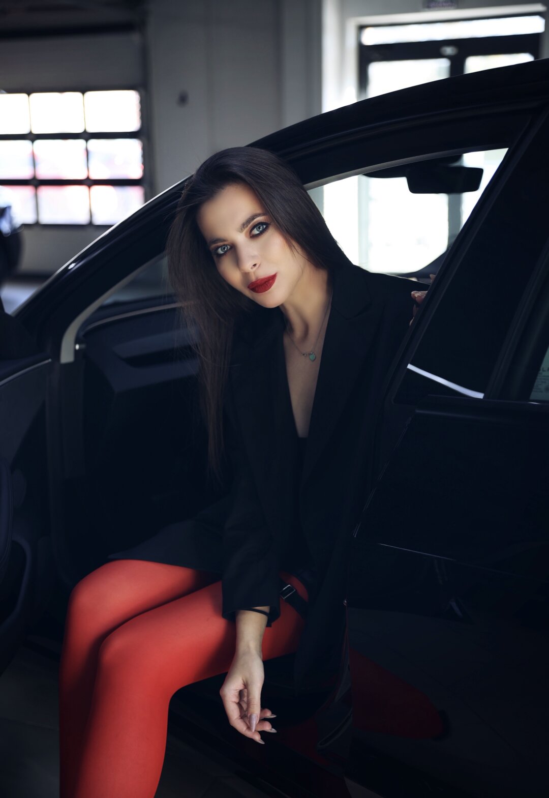 Ляшкова Юлия Руководитель отдела «ГазпромБанк». Красота Юлии — это не только внешность, но и душа, полная любви, вдохновения и доброты. Юлия верит