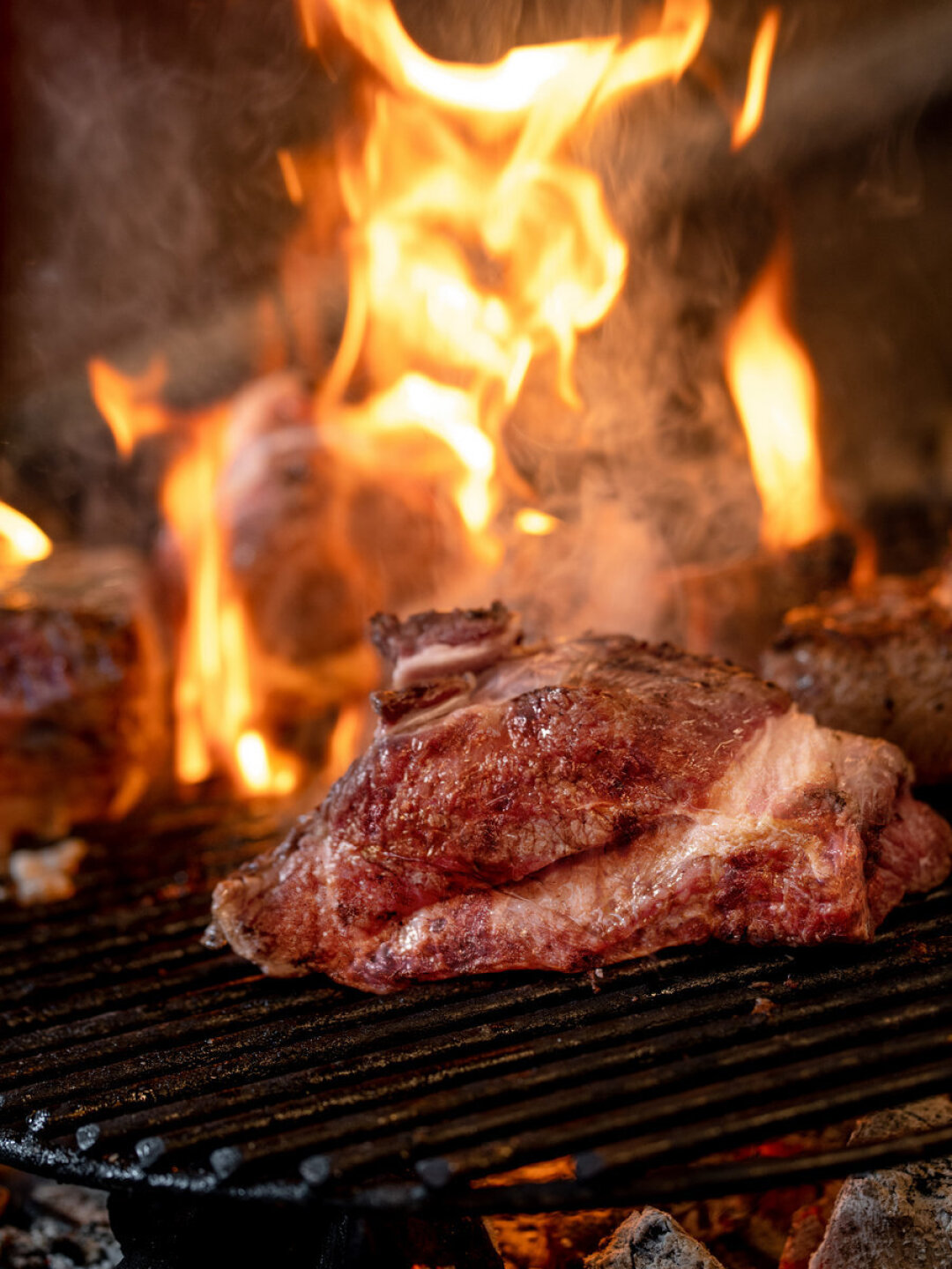 Брискет с миксом из 16 специй в ресторане «Горячий цех»