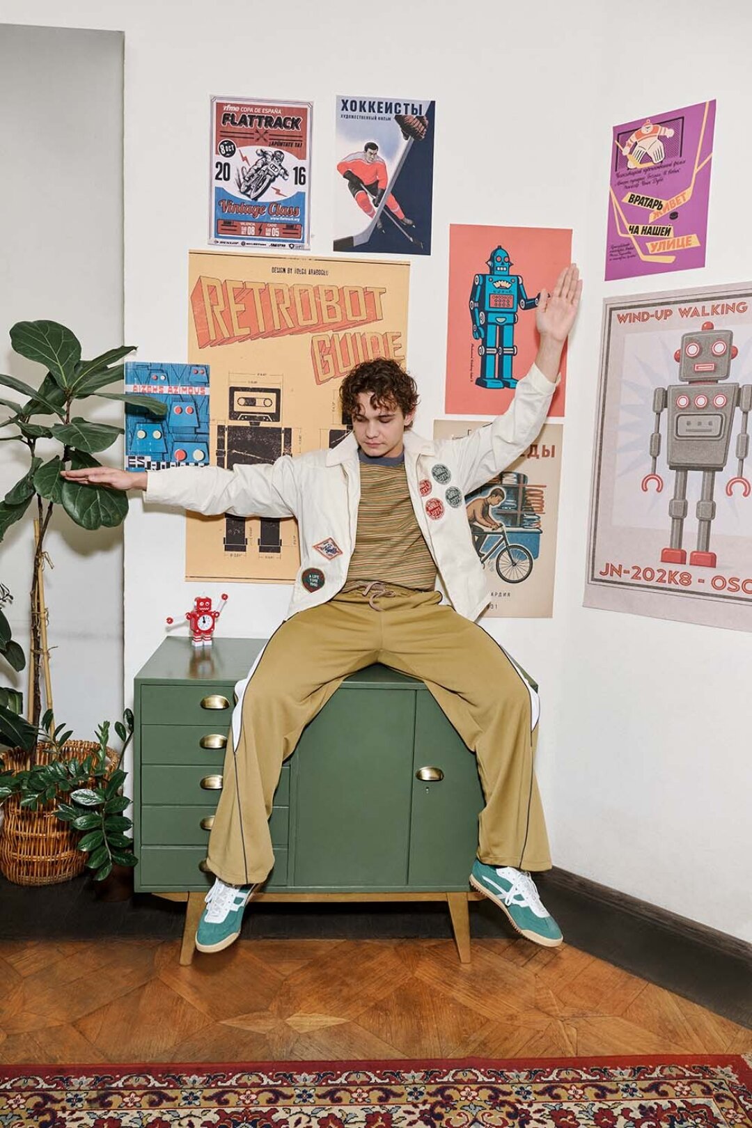 Куртка, футболка Nigel Cabourn, брюки Manastash, кеды POMPEII (все — NUW Store)