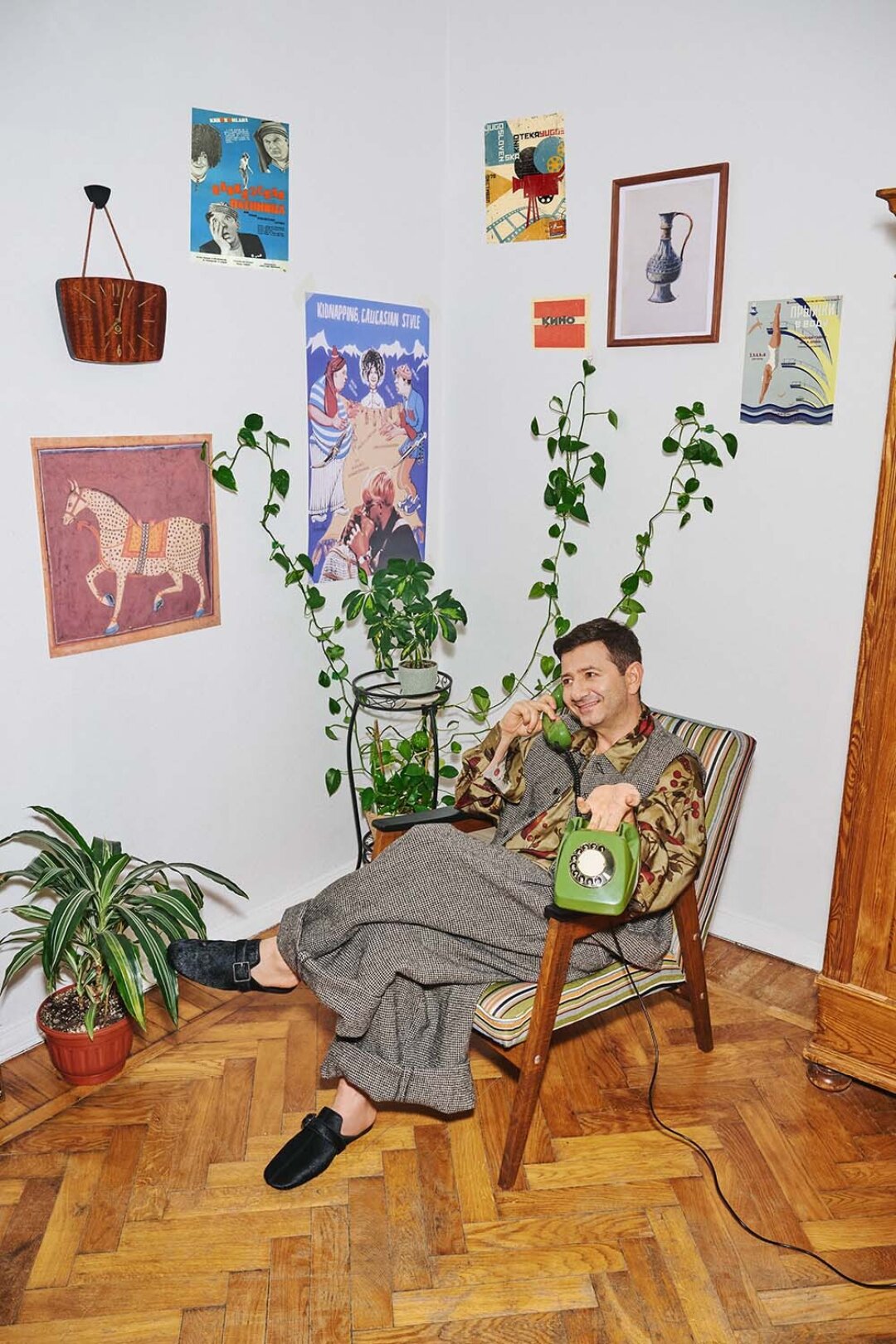 Брюки, рубашка, жилет Uma Wang, обувь Dries Van Noten (все — ЦУМ)