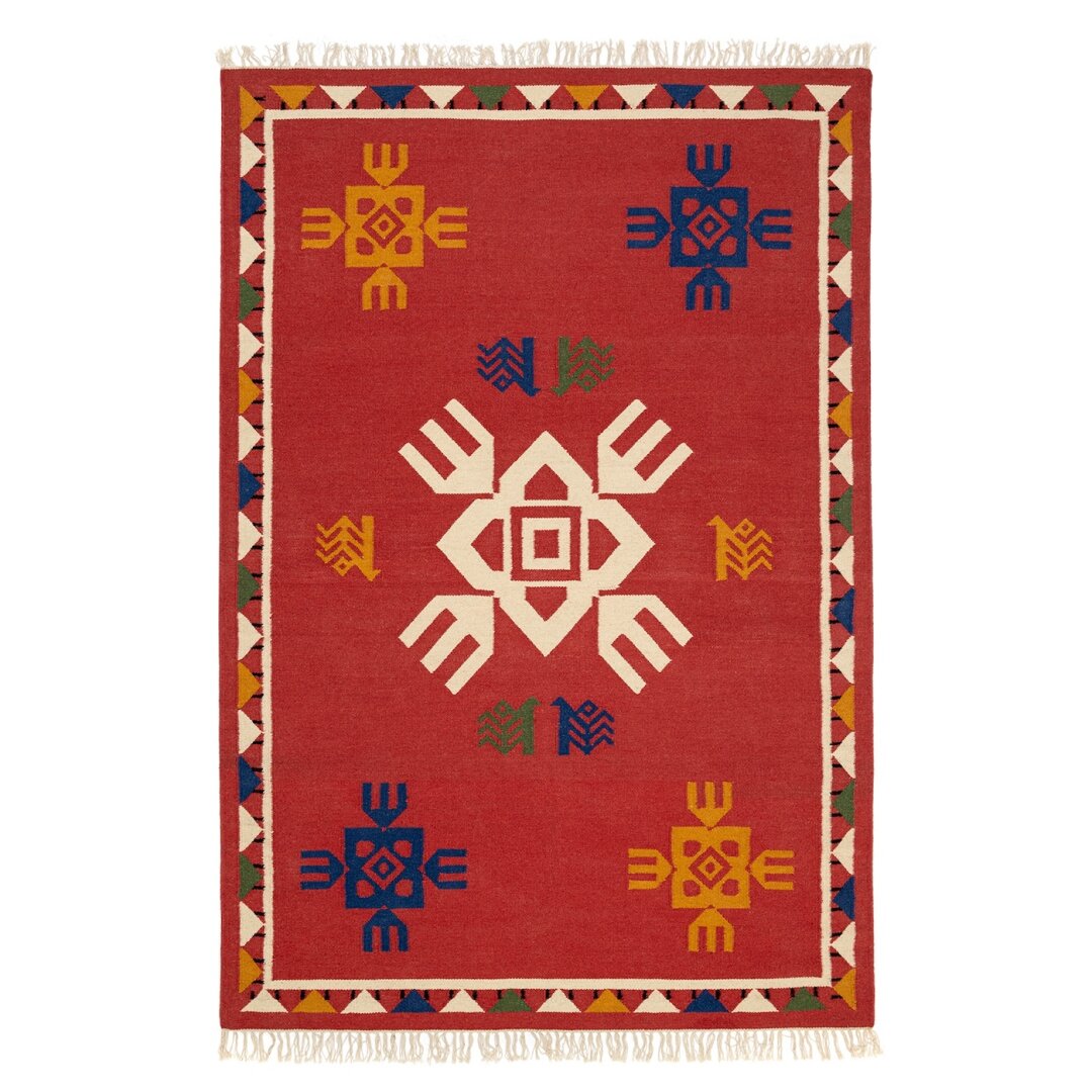 Ковер из шерсти по мотивам чувашских орнаментов