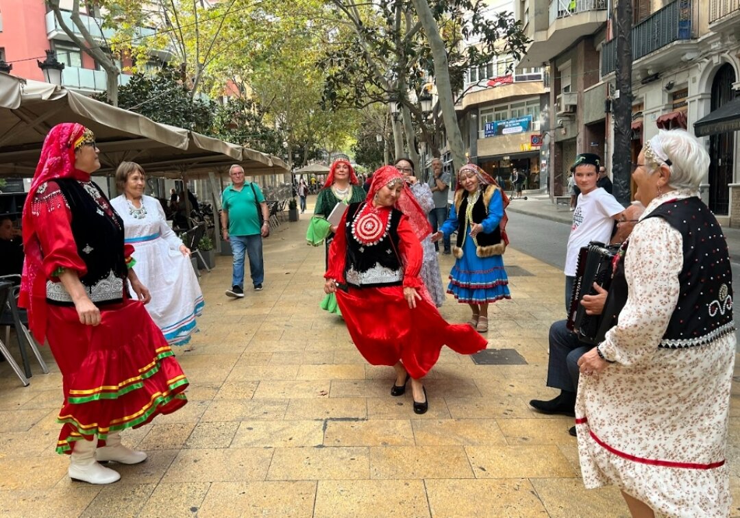 Танцы в центре Барселоны