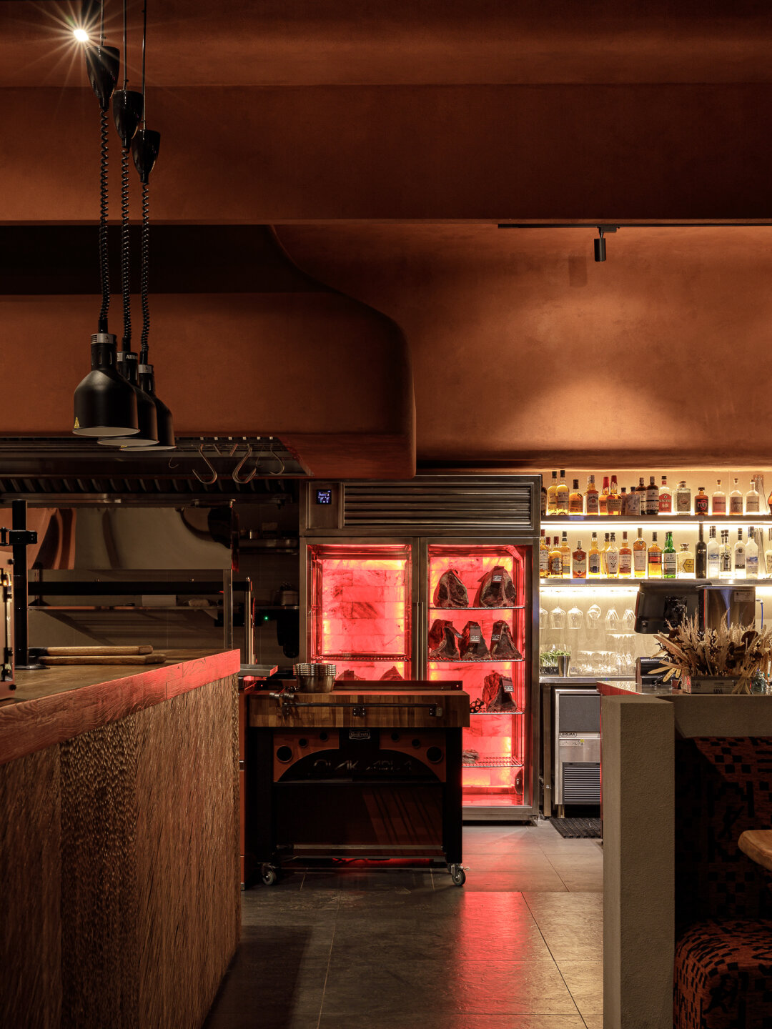 «Лучший дизайн ресторана/кафе/ивент-пространства» – Олеся Дубинская (ресторан «Дикари»)