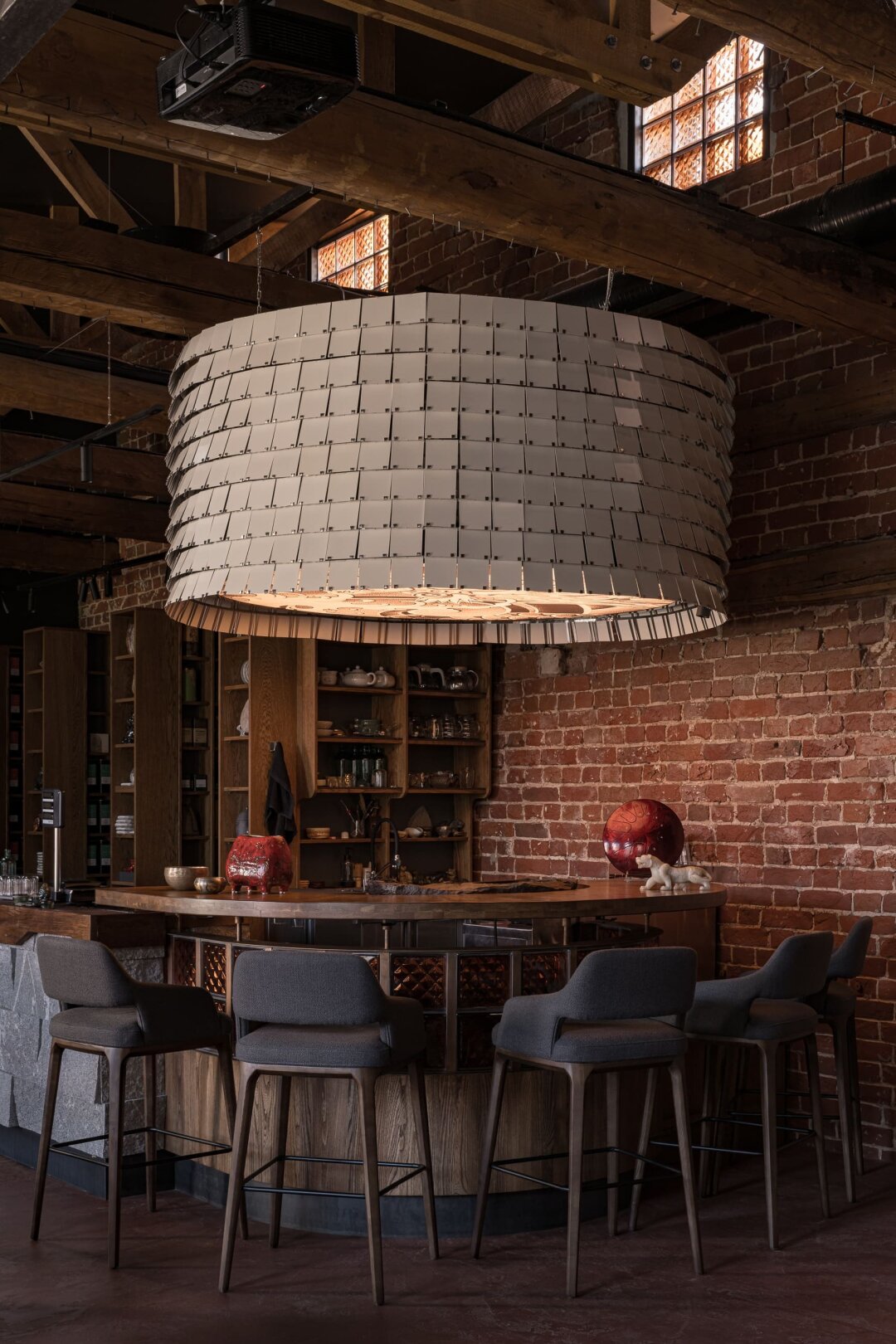 «Лучший дизайн ресторана/кафе/ивент-пространства» – AB PRSPKT в коллаборации с Эльдаром Мирсаяповым (чайный магазин «Мойчай.ру», г. Казань)