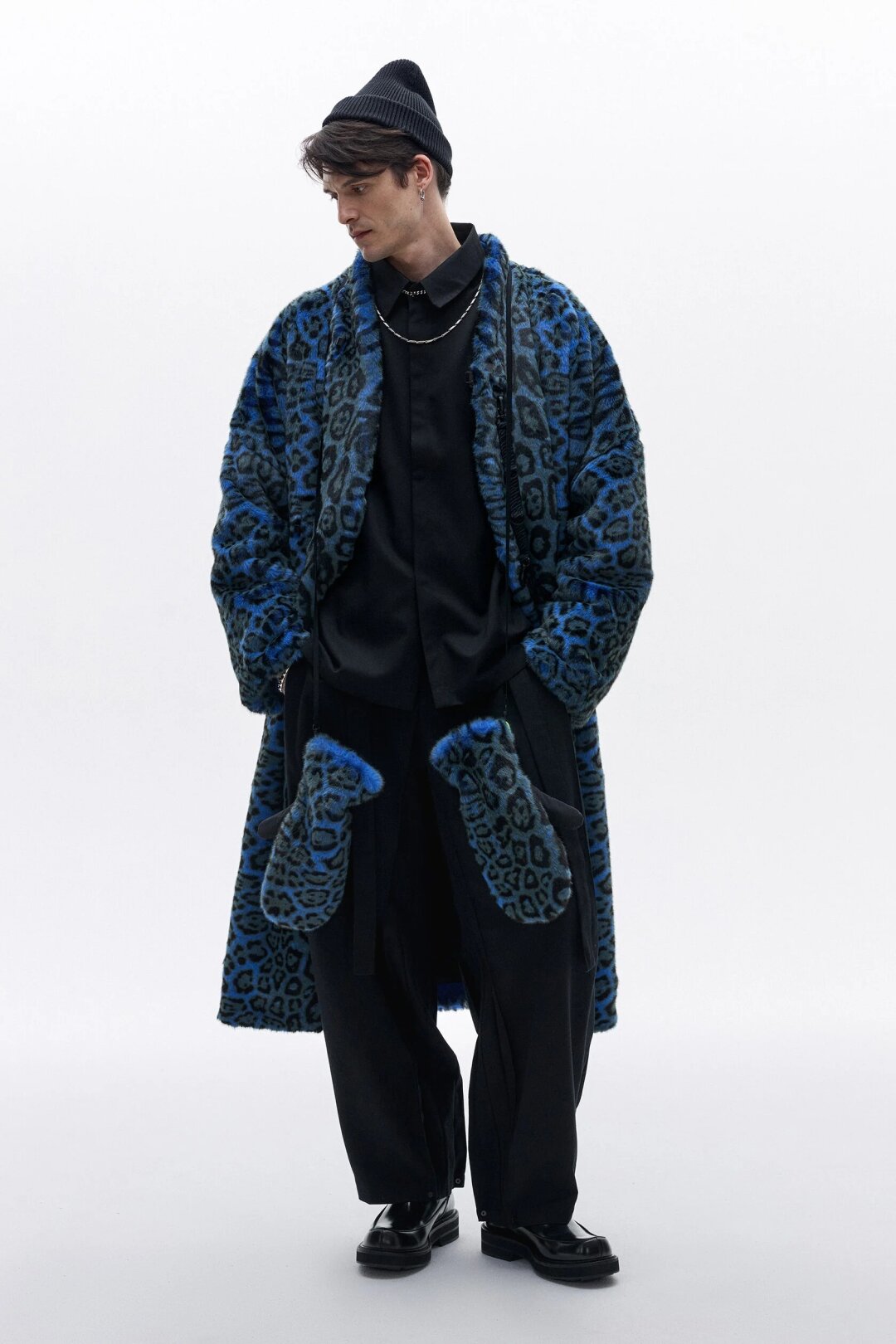 Humanist, 4 900 руб.