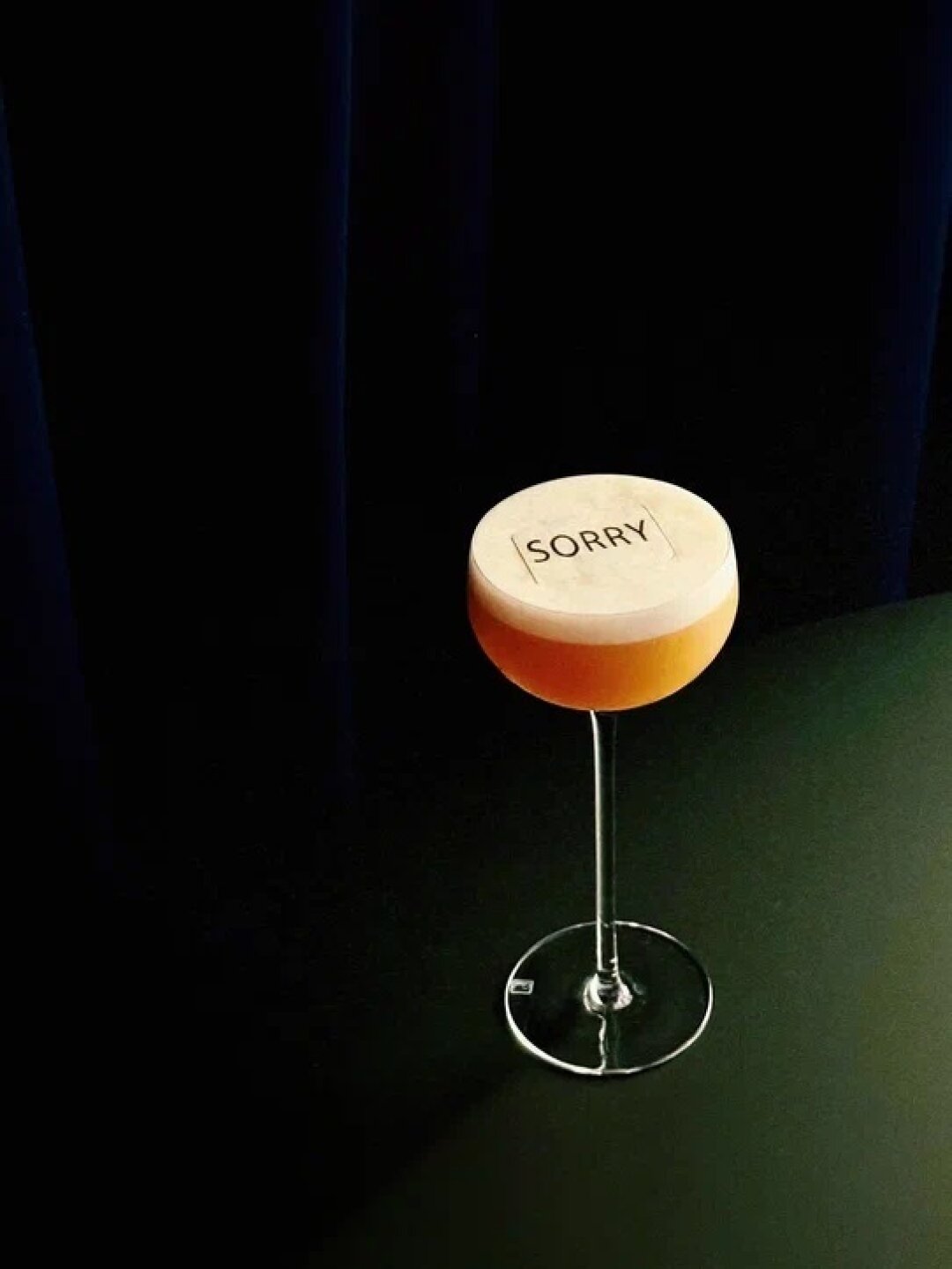 Один из коктейльных хитов «Октав» — твист на Pornstar Martini с персиком и маракуйей