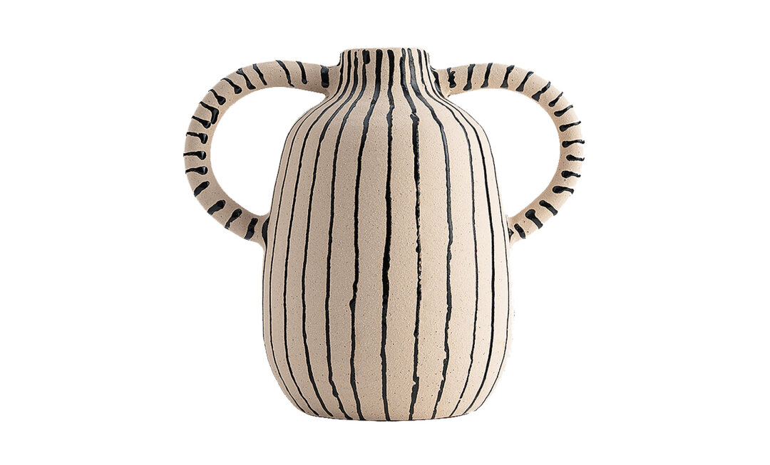 Мир да любовь! Вазы имени дружбы народов на миксе аутентики, этники и эстетики. В тандеме с сезонным декором из лапника или пуансеттии задают