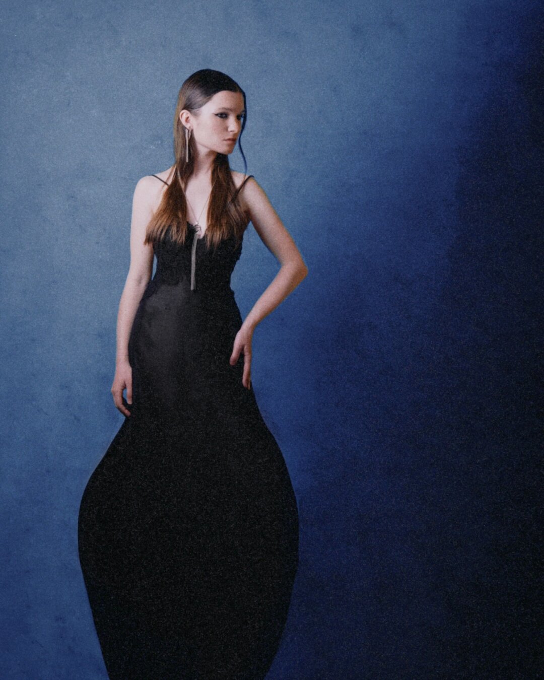 Платье Ermano Scervino, украшения Peserico (все – «Кашемир и Шелк»)