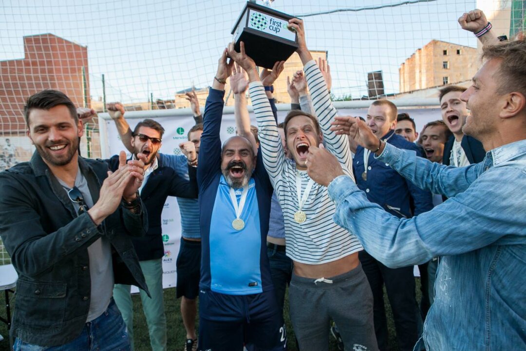 Команда Probka Family много лет подряд выигрывала турнир FIRST CUP по футболу, в этой игре финальный мяч забил Арам