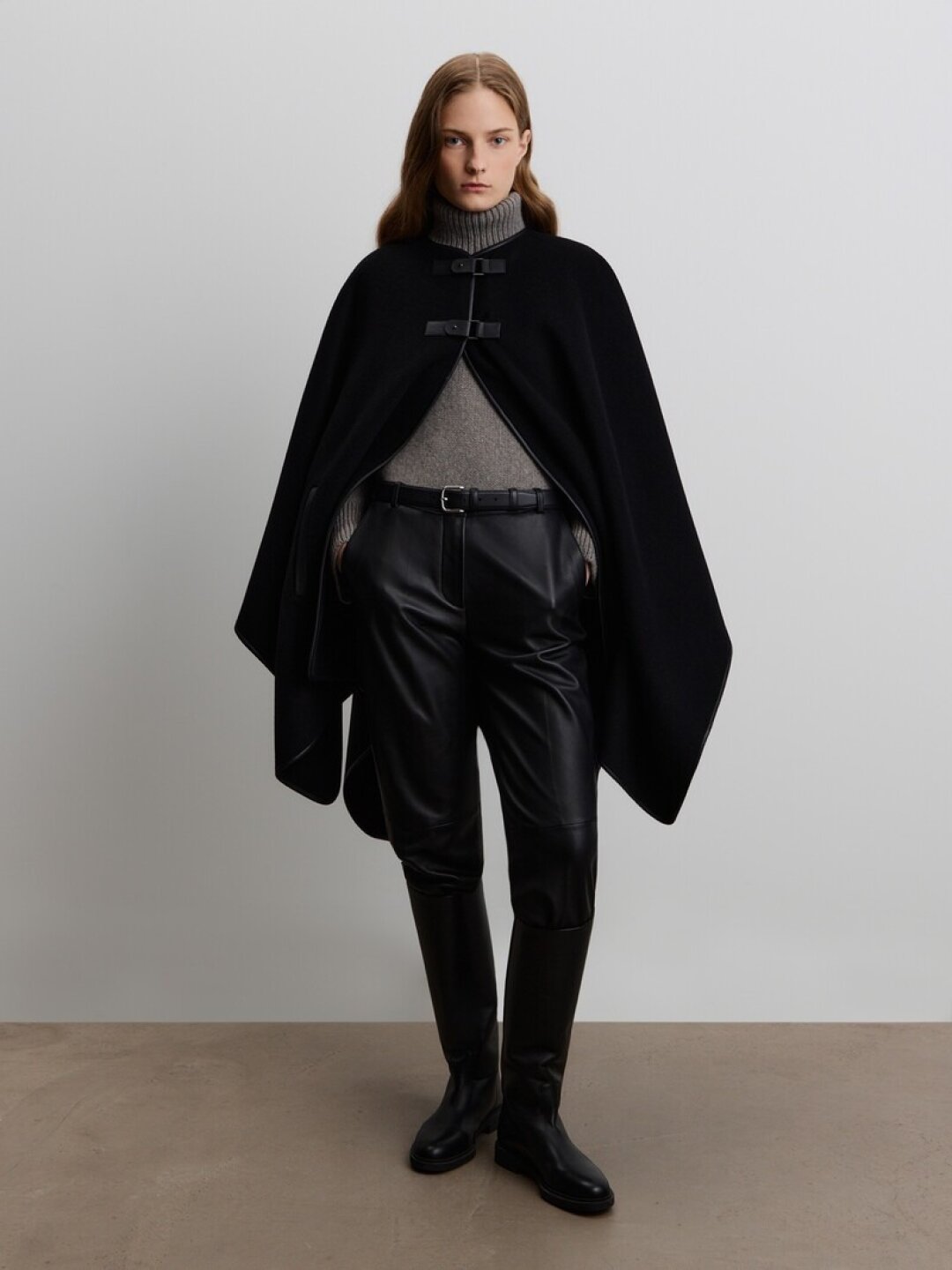 12 Storeez, 65 000 руб.