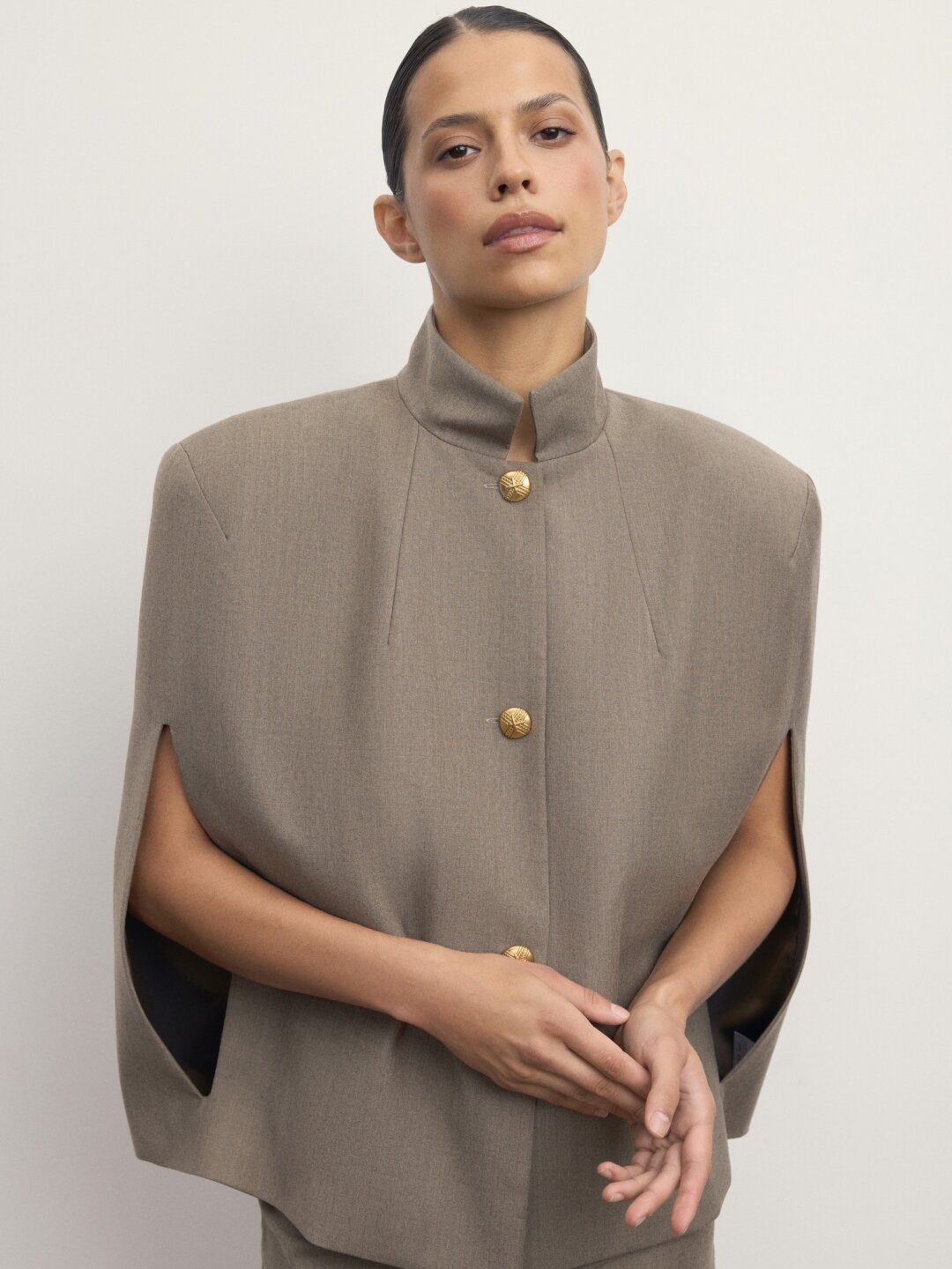 Amro, 27 000 руб.