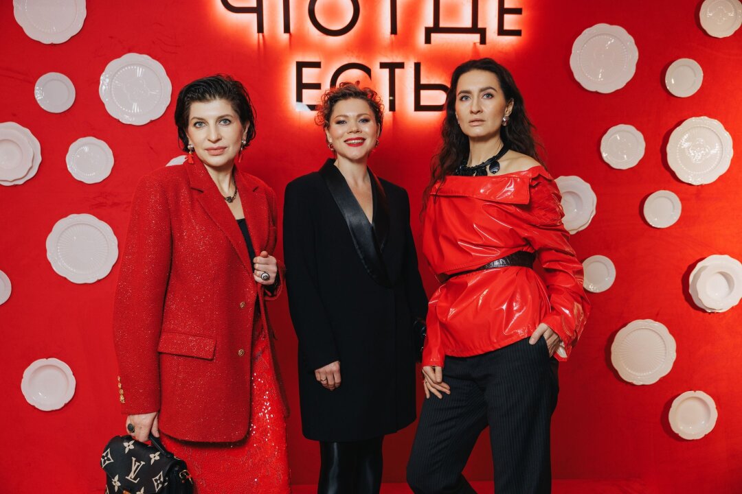 Мила Ержанова, Наталья Юнкина, Яна Микова