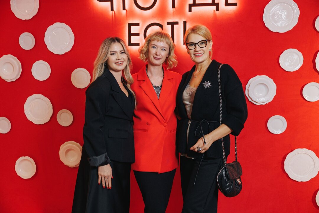 Карина Баканова, Ольга Левина, Юлия Заяц (Логинова)